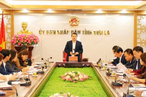 Các đại biểu tham dự cuộc họp.