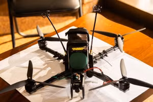 UAV đánh chặn của General Cherry.