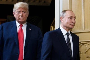 Tổng thống Mỹ Donald Trump (trái) và tổng thống Nga Vladimir Putin.