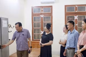 Đoàn công tác của Sở GD&ĐT tỉnh Sơn La kiểm tra 4 điểm thi tại huyện Sông Mã.