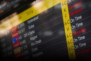 Sân bay New Delhi, Ấn Độ hiển thị các chuyến bay bị hủy do căng thẳng leo thang liên quan đến Iran, Israel và Mỹ, ngày 1/3/2026.