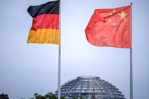 Cờ của Đức và Trung Quốc.