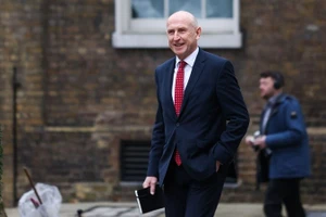 Bộ trưởng Quốc phòng Anh, John Healey.