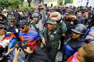 Venezuela đang bên bờ vực chiến tranh với Mỹ.
