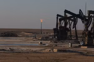 Sản xuất dầu mỏ ở vùng Vịnh có thể ngừng hoạt động trong vài tuần tới. 