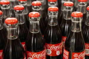 Coca‑Cola Europacific Partners bắt đầu thu hồi một số sản phẩm ở một số nước châu Âu sau khi phát hiện hàm lượng clorat cao trong đồ uống của mình.