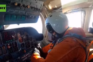 Phi công trên máy bay ném bom chiến lược Tu-160 của Nga.