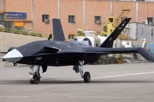 Máy bay Qaher-313 của Iran.