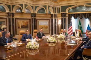 Các đại biểu Mỹ, Ả Rập Xê Út và Nga tại Cung điện Diriyah ở Riyadh, ngày 18/2/2025.