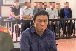 Vàng A Nhà tại phiên toà xét xử sơ thẩm.