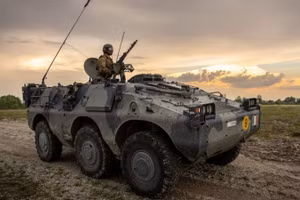 Xe bọc thép chở quân Puma của Ý.
