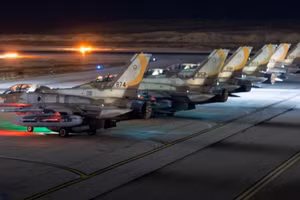 Loạt chiến đấu cơ Israel tham gia chiến dịch không kích vào các mục tiêu của Iran, ngày 13/6/2025.