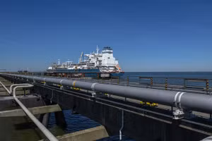 Đường ống dẫn khí chính tại nhà ga LNG ở Wilhelmshaven, Đức.