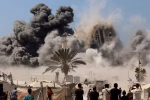 Israel không kích vào các tòa nhà cao tầng ở thành phố Gaza, khiến ít nhất 60 người thiệt mạng, ngày 20/9/2025.