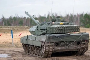 Xe tăng Leopard 2E của Tây Ban Nha.