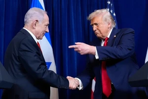 Tổng thống Mỹ Donald Trump (phải) và Thủ tướng Israel Benjamin Netanyahu tại khu nghỉ dưỡng Mar-a-Lago ở Florida, ngày 29/12/2025.