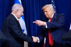 Tổng thống Mỹ Donald Trump (phải) và Thủ tướng Israel Benjamin Netanyahu tại khu nghỉ dưỡng Mar-a-Lago ở Florida, ngày 29/12/2025.