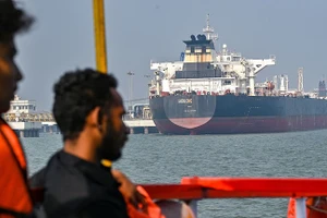 Một tàu chở dầu thô cập cảng Mumbai sau khi đi qua eo biển Hormuz, ngày 11/3/2026.