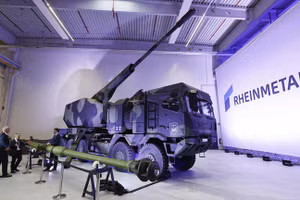 Pháo tự hành bánh lốp do Rheinmetall sản xuất.