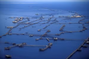 Thành phố giàn khoan dầu nổi trên mặt biển Caspi lớn nhất hành tinh