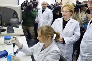 Người đứng đầu Cơ quan Y tế-Sinh học Liên bang Nga, Veronika Skvortsova (thứ 3 từ trái sang).