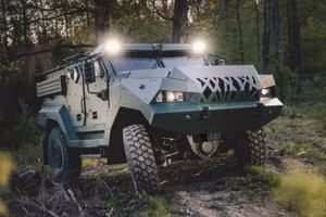 Xe bọc thép Patriot.