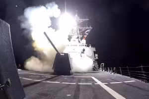 Mỹ tiếp tục dội bom Houthi ở Yemen vào đêm 24 ngày 25/4/2025.