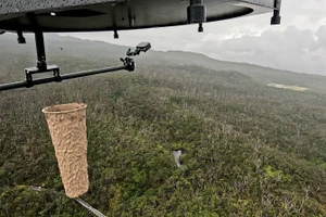 UAV thả hàng ngàn con muỗi xuống các hòn đảo ở Hawaii giúp kiểm soát quần thể muỗi xâm lấn trên quần đảo.
