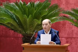 Ông Bùi Đức Hinh được giới thiệu giữ chức Chủ tịch UBND tỉnh Hòa Bình.