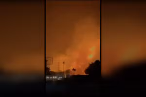 Hiện trường vụ nổ xe bồn chở xăng thảm khốc ở miền tây Ấn Độ, ngày 20/12/2024.