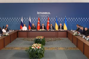 Các thành viên của phái đoàn tham dự vòng đàm phán trực tiếp thứ hai giữa Nga và Ukraine tại Cung điện Ciragan ở Istanbul, Thổ Nhĩ Kỳ, ngày 2/6/2025.