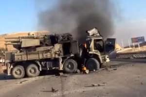 Một hệ thống Pantsir-S của quân đội Syria bị phe đối lập phá hủy.