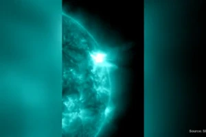 Cơn bão mặt trời kỷ lục tấn công Trái Đất.