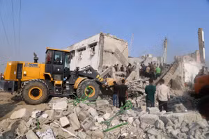 Một tòa nhà bị phá hủy sau cuộc tấn công phối hợp của Mỹ và Israel nhằm vào Iran, ngày 28/2/2026.