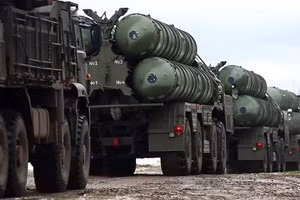 Hệ thống phòng không S-400 của Nga.