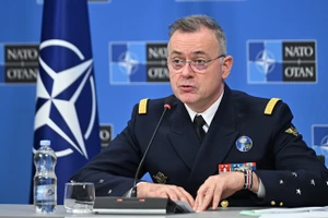 Đô đốc Pierre Vandier.