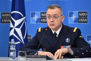 Đô đốc Pierre Vandier.