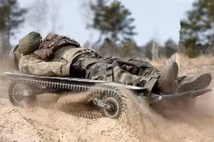 Ukraine cải tiến xe không người lái mặt đất để sơ tán lính bị thương