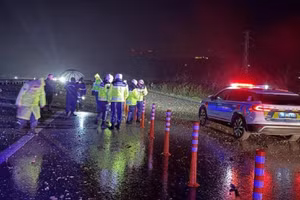 Lực lượng chức năng được điều đến hiện trường vụ máy bay chiến đấu F-16 Thổ Nhĩ Kỳ rơi, ngày 25/2/2026.