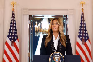 Đệ nhất phu nhân Melania Trump phát biểu tại Nhà Trắng, ngày 10/10/2025.