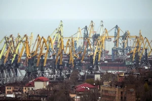 Cảng Mariupol ở DPR.