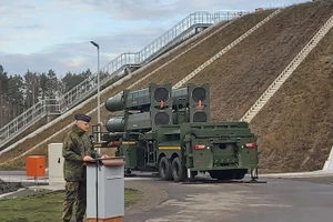  Đức nhận hệ thống phòng không Arrow 3 của Israel tại căn cứ không quân Holzdorf, gần Berlin, ngày 4/12/2025.