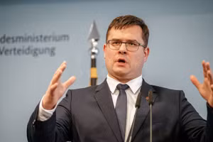 Bộ trưởng Quốc phòng Litva, Laurynas Kasciunas