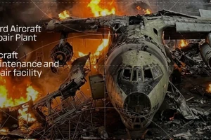 Nhà máy sửa chữa máy bay số 123 của Nga bị trúng tên lửa trong cuộc không kích của Ukraine, ngày 18/3/2026.