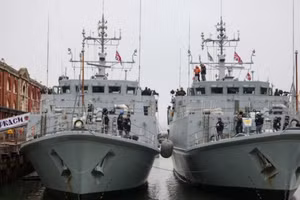 Các tàu chiến Cherkasy và Chernihiv của Hải quân Ukraine.