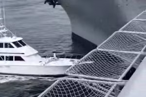 Thuyền trưởng du thuyền say rượu đâm vào tàu USS Midway ở San Diego, ngày 19/7/2025.