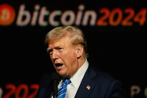 Ứng viên tổng thống 2024 đảng Cộng hòa Donald Trump phát biểu tại hội nghị Bitcoin 2024 ở Nashville, Tennessee hôm 27/7.