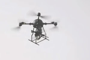 Trung Quốc thử nghiệm thành công UAV trang bị súng trường.