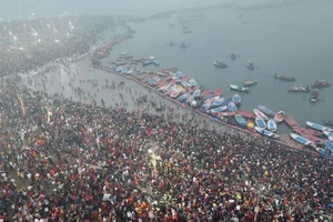 Lễ hội Maha Kumbh Mela ở Ấn Độ - một trong những sự kiện tôn giáo lớn nhất thế giới, đang diễn ra với con số thật đáng kinh ngạc.