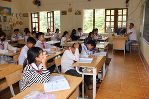 Học sinh trường THCS Chiềng Khương trong giờ lên lớp.